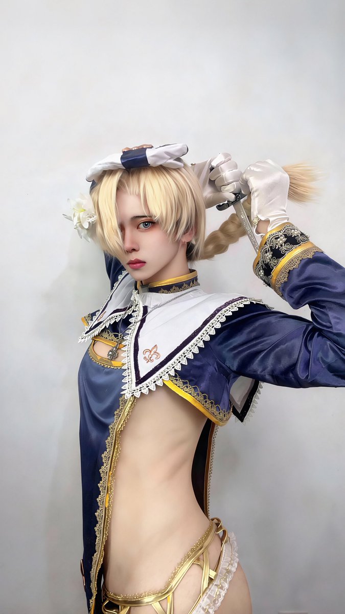 BiggerBoss79's tweet photo. Wink的美发功能有点太好用了我说，假发用太多次有点炸了🤯

#池咲ミサ #娼年ジャンヌ #娼年贞德 #cosplay #正太 #男娘 https://t.co/MTyBw3y5xW