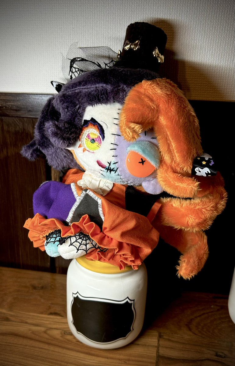 karumurak's tweet photo. たきゅーとちゃんのメンシで開催されてたハロウィンぬいちゃん選手権にて優勝させて頂きました！！本当にありがとうございます……！すごく嬉しいです……！！

オリジナルキャラクターの『メアリー・キャンディブーケ』ちゃんです🍬 https://t.co/A5yXcY2lkF