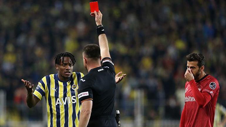 fenerlimete09's tweet photo. Unutma Fenerbahçeli,
Puan farkı 5 idi.
Üç hafta üst üste kırmızı kart verdiler. https://t.co/B9lplupqtV