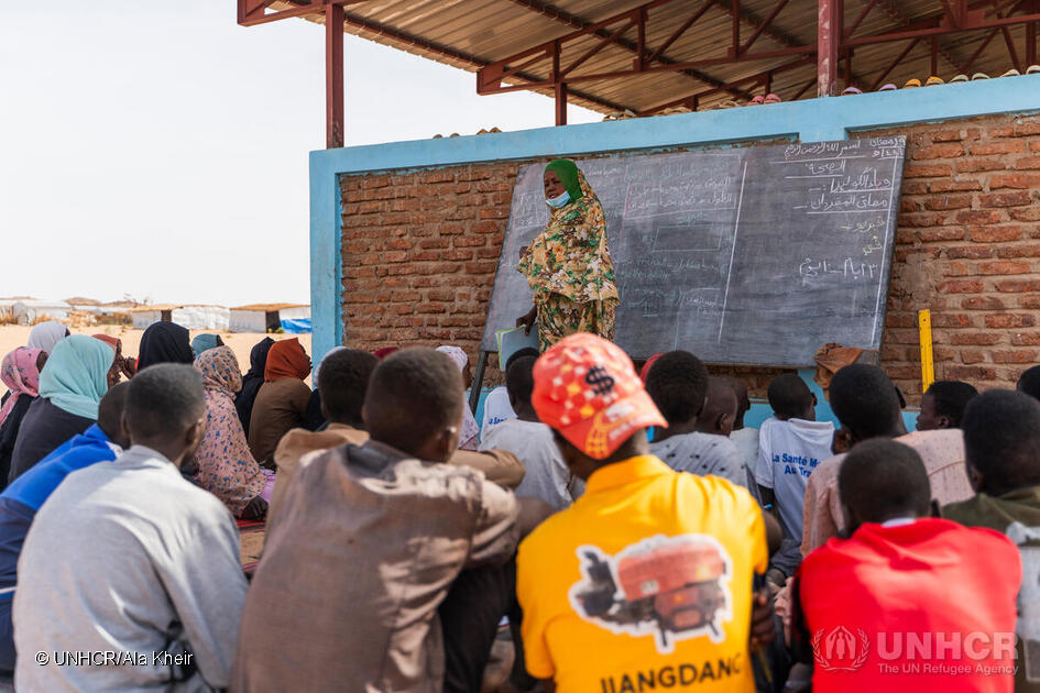 UnhcrTchad's tweet photo. In refugee-hosting areas across Chad, more than 2,900 refugee teachers work alongside over 400 Chadian colleagues, helping children from both communities learn and thrive.

On #WorldTeachersDay, we celebrate their dedication and thank @MastercardFdn, @eu_echo🇪🇺 and @EduCannotWait for supporting teachers in Chad.