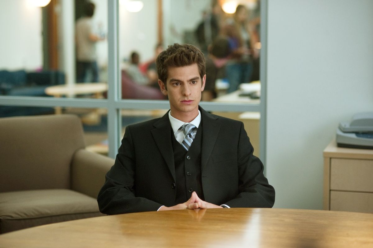 THR's tweet photo. Andrew Garfield viewed 'Artificial' as the closing of a chapter, going back to his turn in 'The Social Network' as Facebook co-founder Eduardo Saverin:

“I was auditioning for Mark [Zuckerberg], and I was kind of told that the part was as good as mine,” Garfield says. Then Jesse Eisenberg auditioned and proved undeniable for director David Fincher. “So this kind of scratched that itch for me. There was a dangling remaining itch that I wanted to dive into, really walk into and explore and leave no stone unturned.”

Read more in THR's exclusive feature on 'Artificial': 
https://t.co/xLUPZ3SfKJ