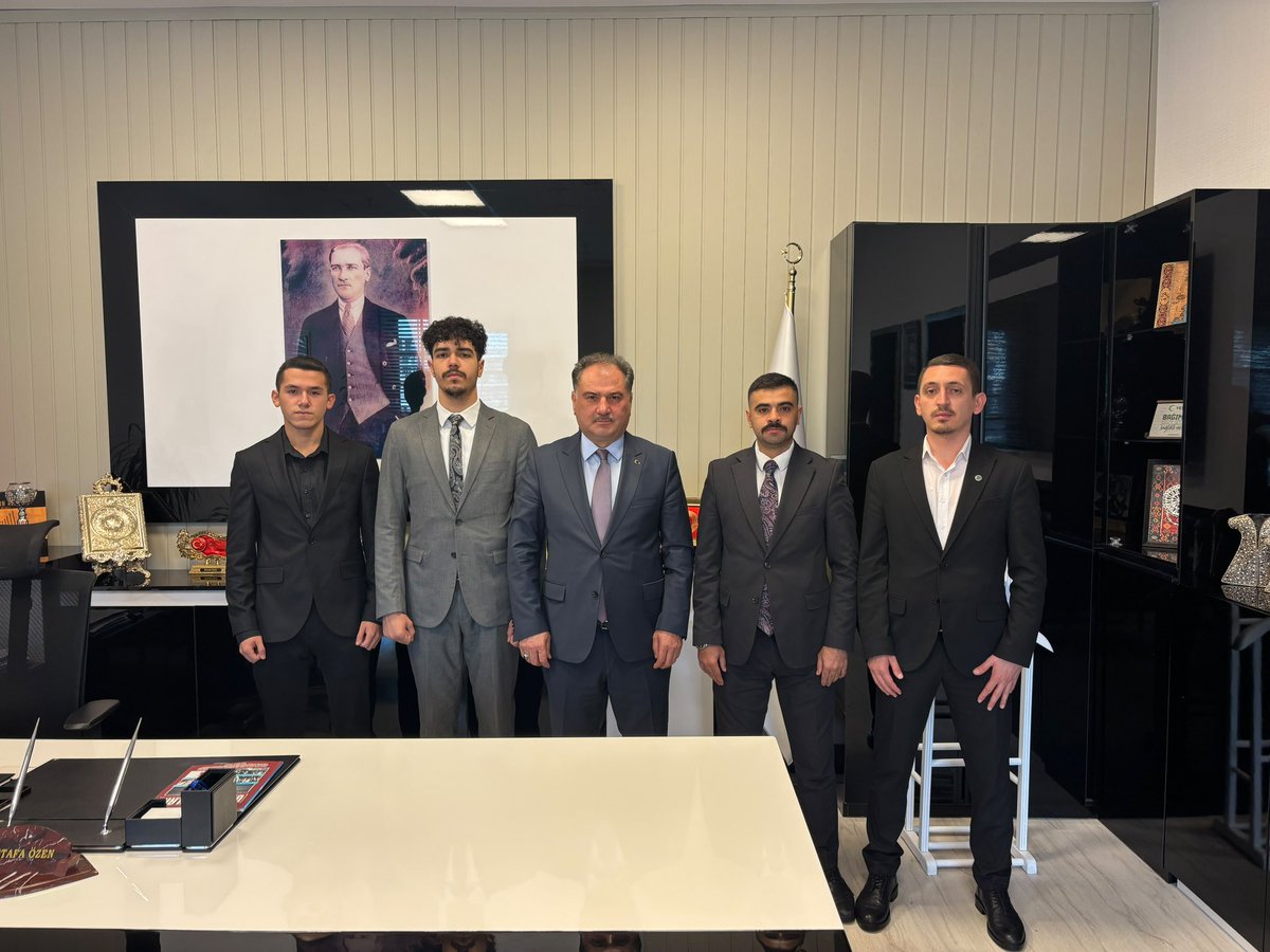 Ocakumraniye's tweet photo. Ümraniye Ülkü Ocakları olarak, yeni eğitim-öğretim döneminin başlaması vesilesiyle Ümraniye İlçe Millî Eğitim Müdürümüz Sayın Mustafa Özen’i ziyaret ettik.

Gerçekleştirdiğimiz ziyarette gençlerimizin eğitimi, geleceği ve eğitim mücadelemiz üzerine istişarelerde bulunduk. https://t.co/e8ErqtpDRF