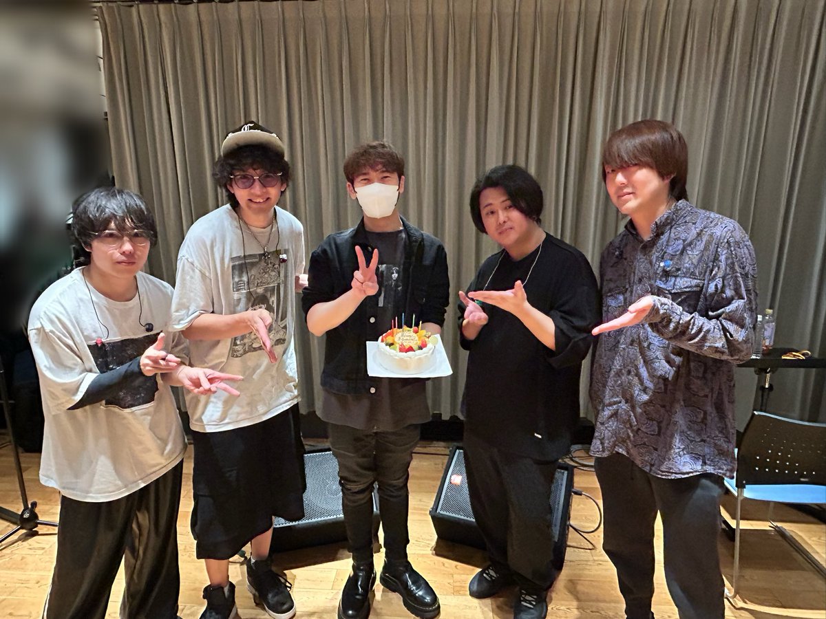 Lantis_FM's tweet photo. #古川慎
3rd Live「Nine Lives」

リハーサルが始まりました🎤
本番まであと1か月ちょっと！
今回も素敵なバンドメンバーと✨
お送りいたします🎸🥁

Bass：Igo
Guitar：水野谷 怜
Keyboard：柴﨑洋輔
Drums：裕木レオン

🎫チケット発売中🎫
https://t.co/jS8I2fzLZl https://t.co/TeH82puEgE