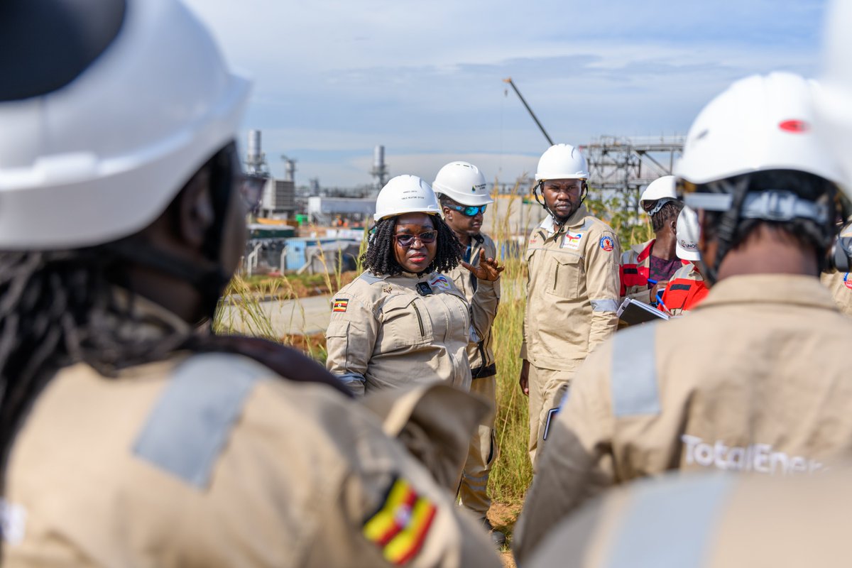 TotalEnergiesUG's tweet photo. Together with our Joint Venture Partners @UNOC_UG, #CNOOCUganda and @PAU_Uganda, and in collaboration with @EACOP_, we hosted CSOs on joint site visits across various project sites in Tilenga, Kingfisher and EACOP.
On the #TilengaProject sites, delegates toured the CPF, the Jobi-Rii 08 wellpad, and restored sites such as Jobi East 02 and Right of Way (RoW) areas, as well as the Avogera Primary Demo Garden under the project's Community Agriculture Initiatives (CAI).
These site visits follow our recent 'Let's Talk' engagement on national content and reinforce our commitment to transparency and accountability between energy sector players and CSOs.
#CreatingSharedValue #GrowingTogether