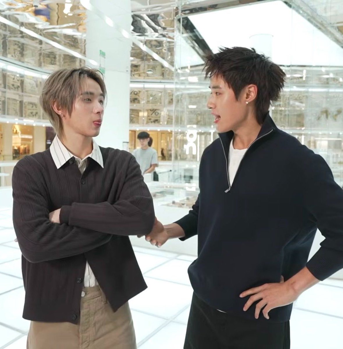 nnuthonshi's tweet photo. .             ¹⁷⁸ᶜᵐ                                 178cm https://t.co/ZCrF3W8htN