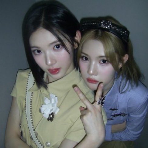 by_1009's tweet photo. 작던 우주가 커져가는걸 https://t.co/sQo6VFMBVL