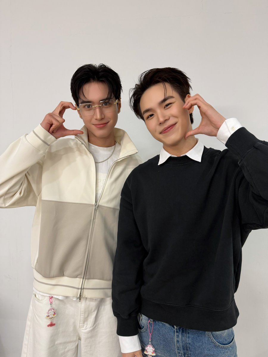 GmmtvShop's tweet photo. เตโช - ปิง ขอบคุณทุกคนที่มาร่วมกิจกรรม Fan Sign ในงาน GMMTV FANIVAL 2026 : Happy Family

@wwwteshow06 @PKrittanun

#GMMTVFANIVAL2026HappyFamilyxTP
#GMMTV https://t.co/QcfIG7aspi