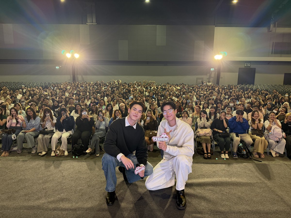 GmmtvShop's tweet photo. เตโช - ปิง ขอบคุณทุกคนที่มาเจอกันวันนี้นะครับ หวังว่าทุกคนจะมีความสุข ไว้มาเจอกันอีกนะ วันนี้กลับบ้านกันดีๆครับ

@wwwteshow06 @PKrittanun

#GMMTVFANIVAL2026HappyFamilyxTP
#GMMTV https://t.co/jUgvFZ9btT