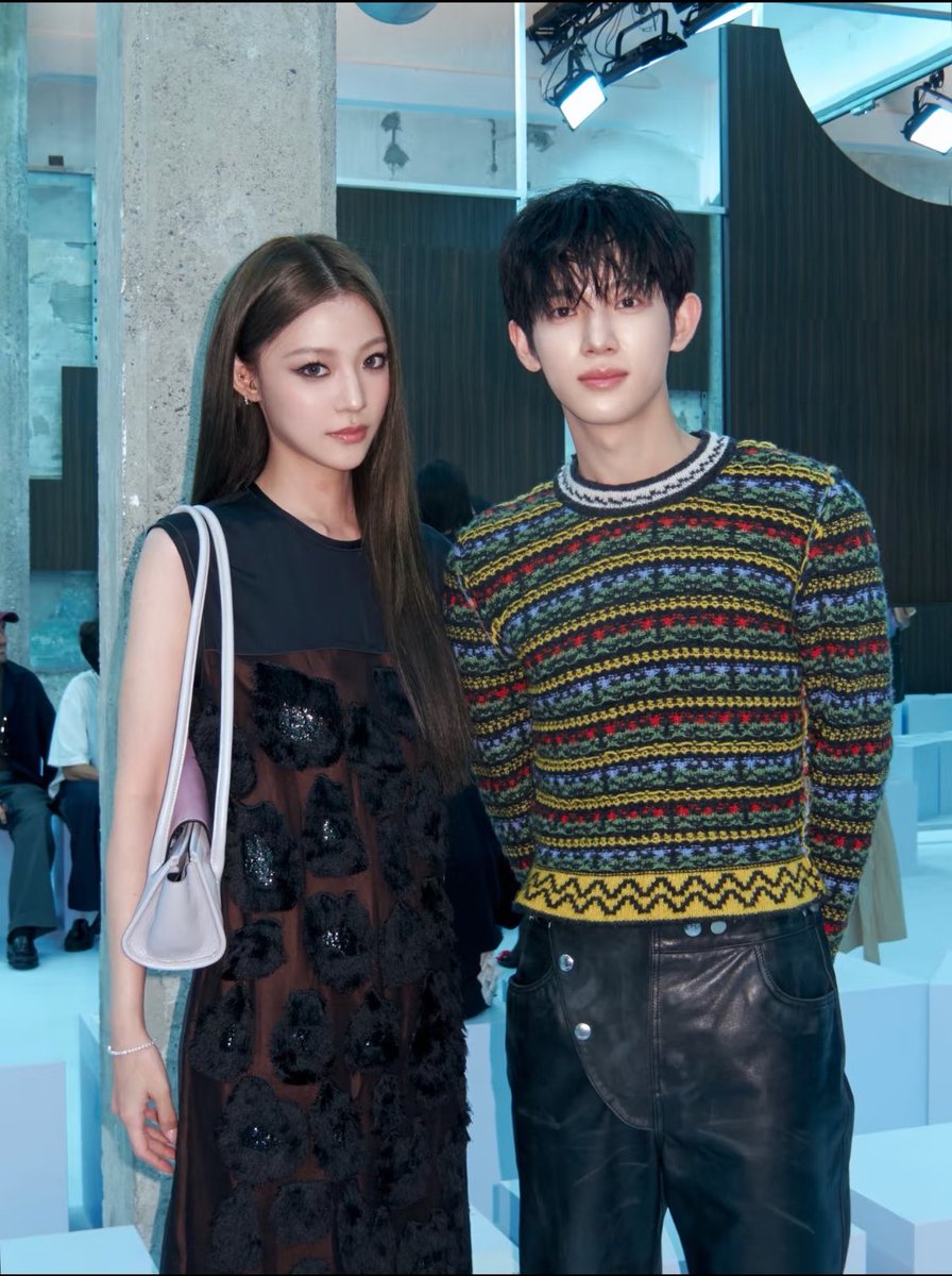 BbyChannel94032's tweet photo. 2x ketemu 2x foto mana auranya sama2 mantep lagi☺️🫶

MARNI MFW &amp; LANVIN PFW https://t.co/bgzZDpgqI1