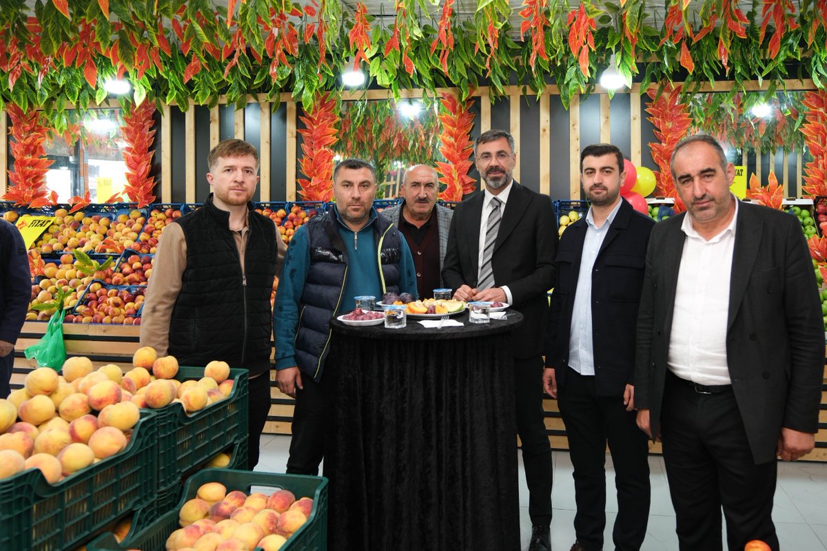 Ntanglay's tweet photo. Beşminare Mahallemizde hizmete başlayan Promosyon Halk Manavı’nın açılışını gerçekleştirdik.

İş yeri sahiplerine hayırlı olmasını diliyor, bol ve bereketli kazançlar temenni ediyorum. https://t.co/6LPewEpBeG