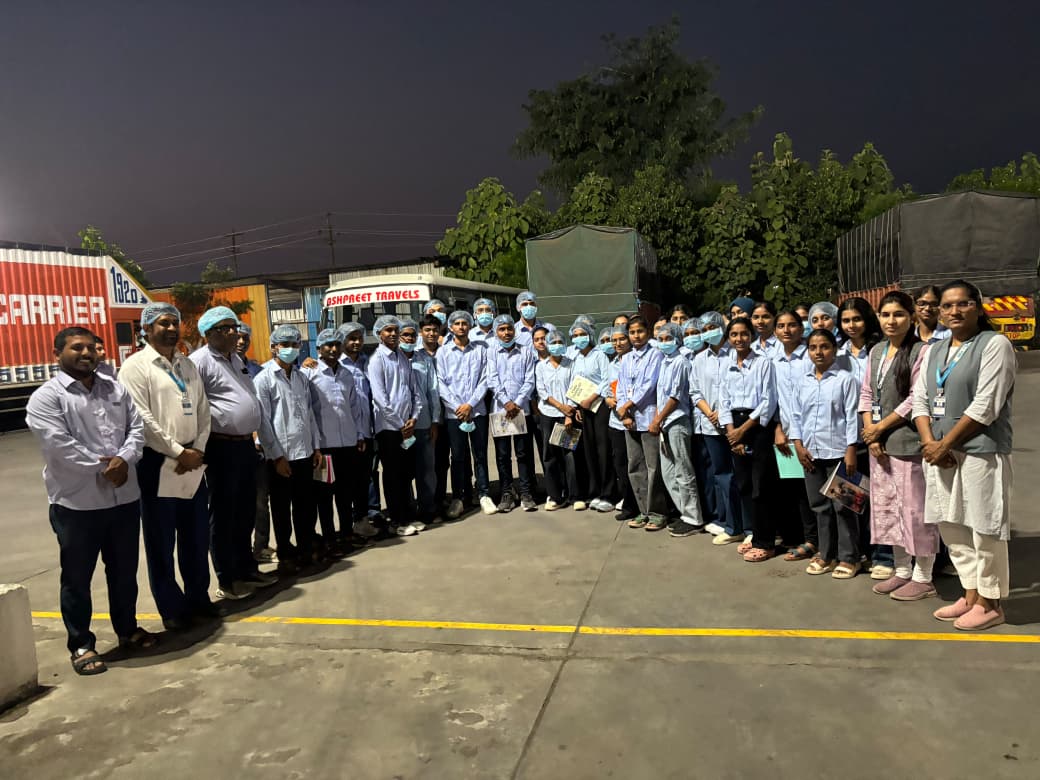 MIT_Updates's tweet photo. On Wednesday, 30thSeptember 2026, the first-year students of our MIT College of Food Technology, Chhatrapati Sambhajinagar, undertook an educational industrial visit to Divya SRJ Foods LLP, Jalna. 
#mit_csn #mitcsn #foodtechnology https://t.co/HY8pjuGad2