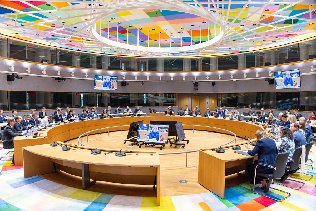 Vasile_Tofan's tweet photo. Good news from Brussels: the @EU_Commission announced today the disbursement of €157m to Moldova - the third Growth Plan payment, following 18 completed reforms. So far, Moldova has received around €661m through this results-based mechanism.

I welcomed the decision at the 10th EU-Moldova Association Council, together with High Representative @kajakallas and Commissioner @MartaKosEU. The Government is new, but Moldova's direction remains the same: our European future is the choice of our citizens.

We aim now to open the remaining cluster as soon as possible. Moldova is not only receiving security, but contributing to it - with our troops in EU missions in Somalia and Bosnia and Herzegovina.

Grateful to the EU for being a reliable partner when it matteres most. Moldova will keep delivering - in reforms, investment, security and protecting our people this winter. 🇲🇩🇪🇺