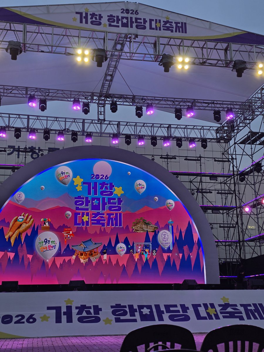 r0om921's tweet photo. 너므피곤햇지만..사랑하니까.. https://t.co/zlxHDSYvbe