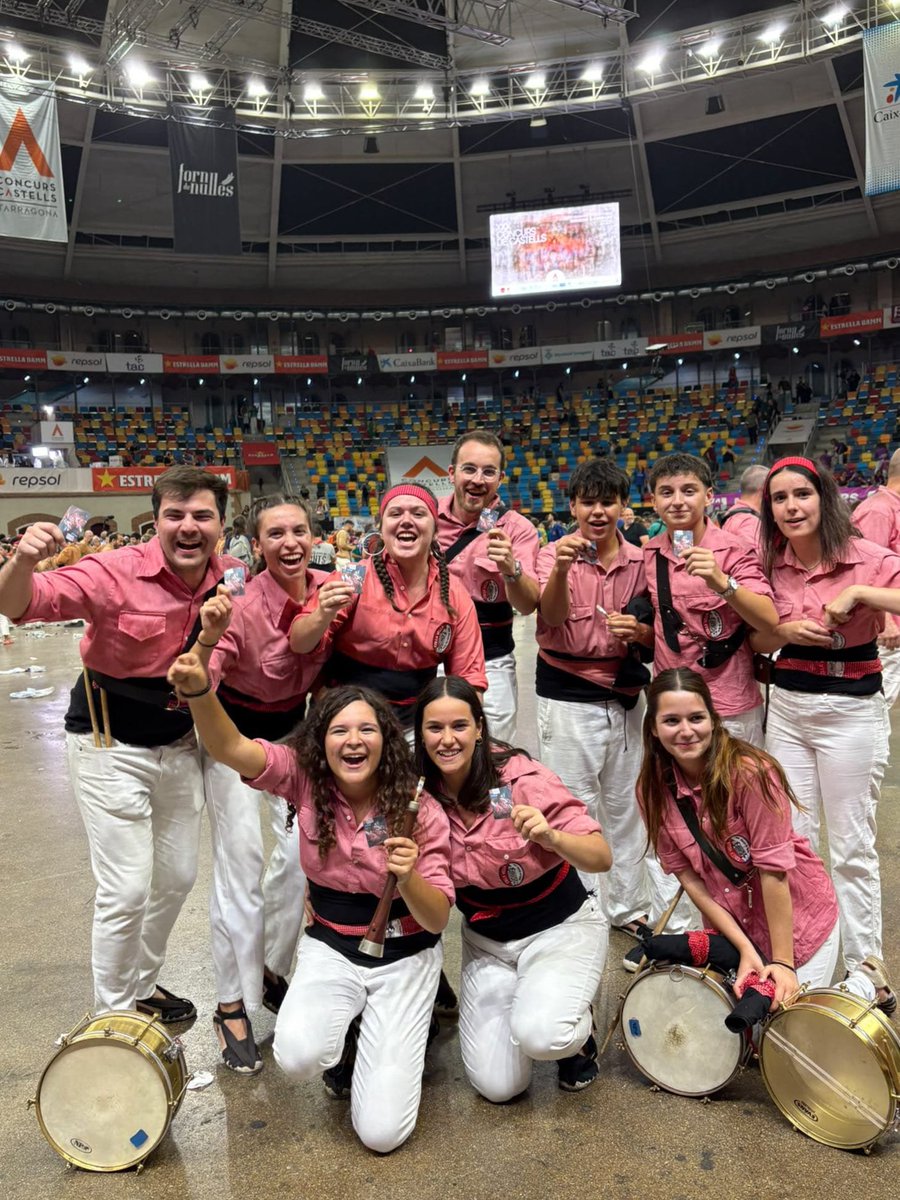 GrallersCVXV's tweet photo. Ahir vam quedar primers al Concurs de Gralles! 🥇🩷

Vam poder demostrar tot l’esforç, la feina i les hores de dedicació que hi hem posat. 🫶🏻

També volem donar l’enhorabona pel segon lloc a @grallersxdt i pel tercer lloc a @jovedesitges. Un plaer compartir el podi amb vosaltres! https://t.co/KNACPhdMge