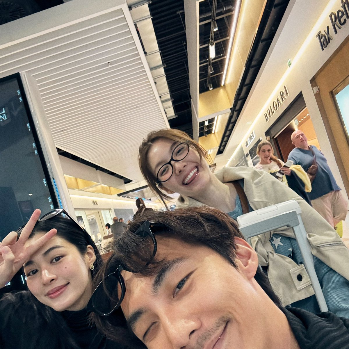 LingOrm_BH's tweet photo. Moment in Paris 🩷🌟🥰

Cr. ig : gunn_8

LINGORM DIOR SUMMER27 
#LingOrmDiorSummer27 
#LinglingKwong #OrmKornnaphat 
#LingOrm #Dior #DiorSummer27 
#PFW https://t.co/dsHvWzd0oA