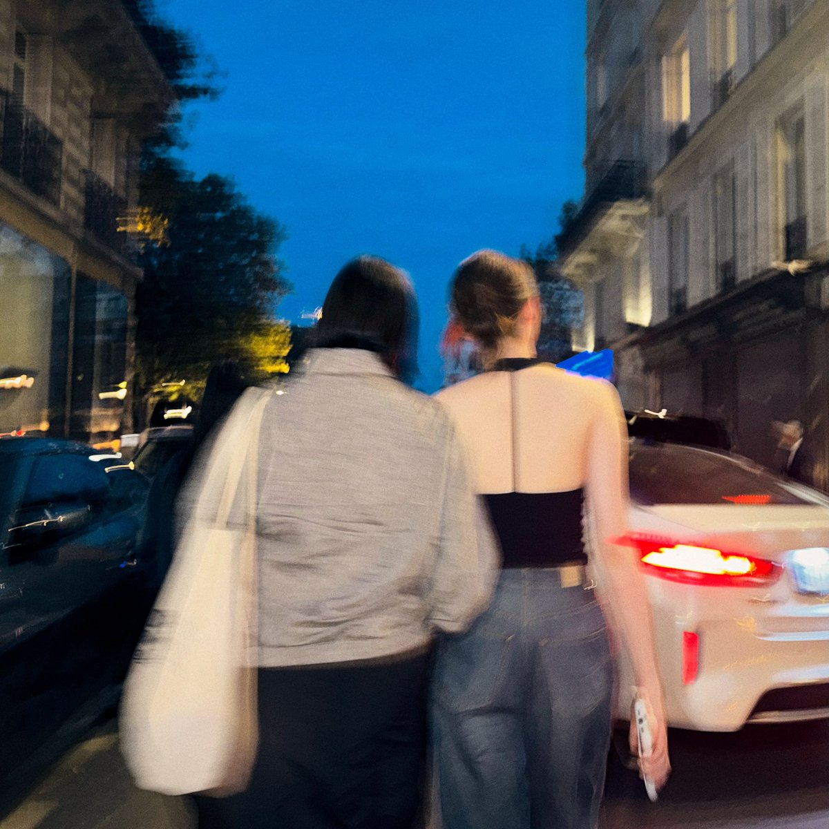 LingOrm_BH's tweet photo. Moment in Paris 🩷🌟🥰

Cr. ig : gunn_8

LINGORM DIOR SUMMER27 
#LingOrmDiorSummer27 
#LinglingKwong #OrmKornnaphat 
#LingOrm #Dior #DiorSummer27 
#PFW https://t.co/dsHvWzd0oA