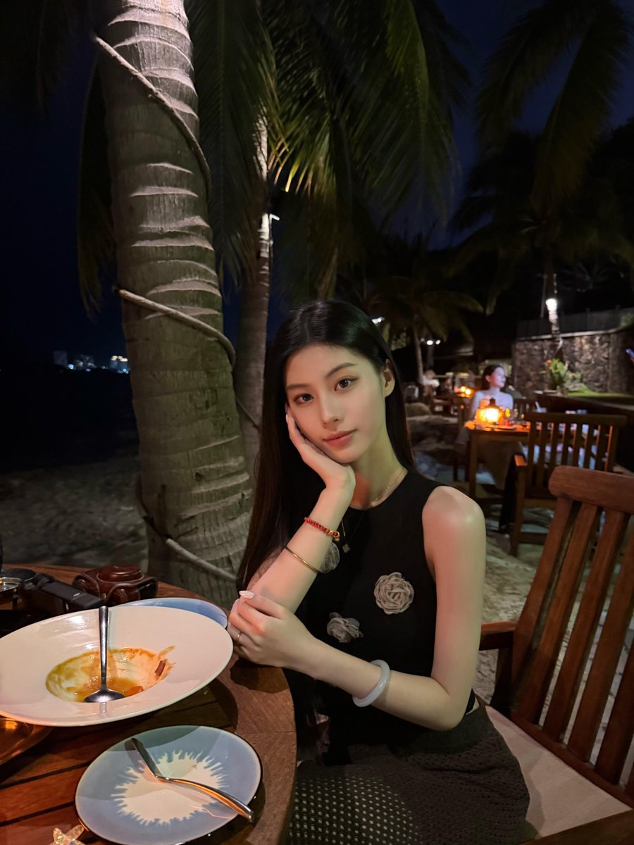 04nrk17's tweet photo. 夜の色が伴い、灯りは優しく、一食一景、すべてがロマンチック💫 https://t.co/5qqqjJT09P