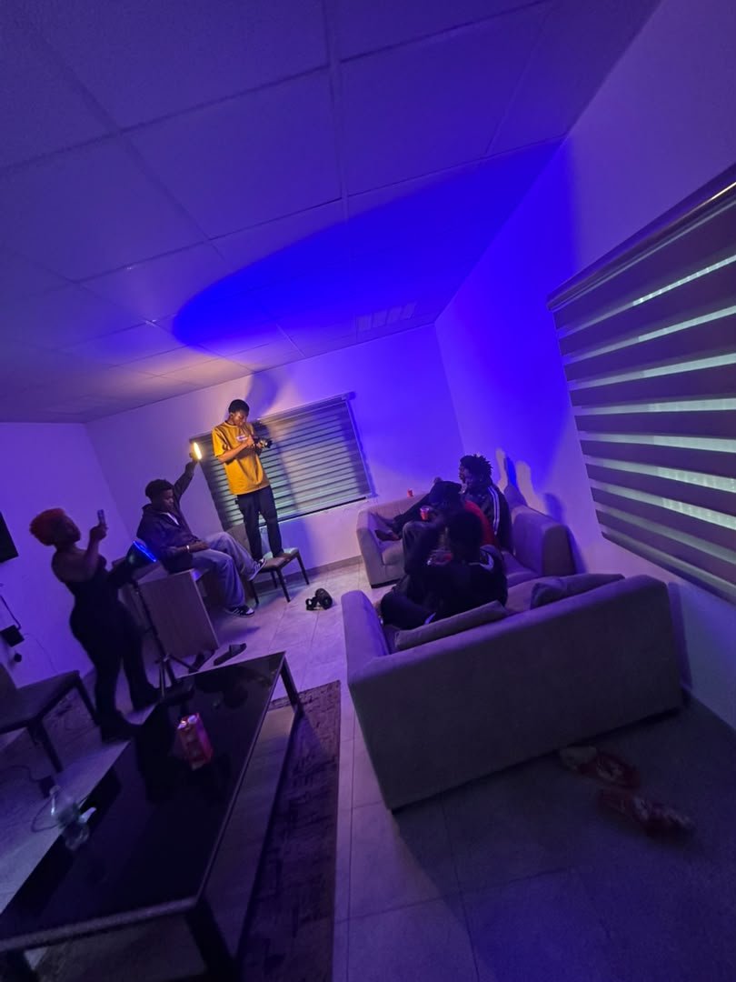 apollo_universe's tweet photo. NO DAY OFF 🎬 https://t.co/8zPtenZiEM