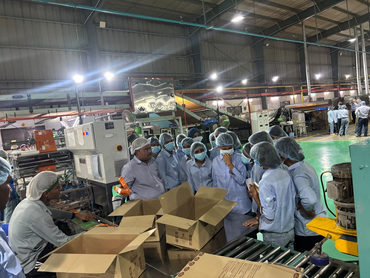 MIT_Updates's tweet photo. On Wednesday, 30thSeptember 2026, the first-year students of our MIT College of Food Technology, Chhatrapati Sambhajinagar, undertook an educational industrial visit to Divya SRJ Foods LLP, Jalna. 
#mit_csn #mitcsn #foodtechnology https://t.co/HY8pjuGad2