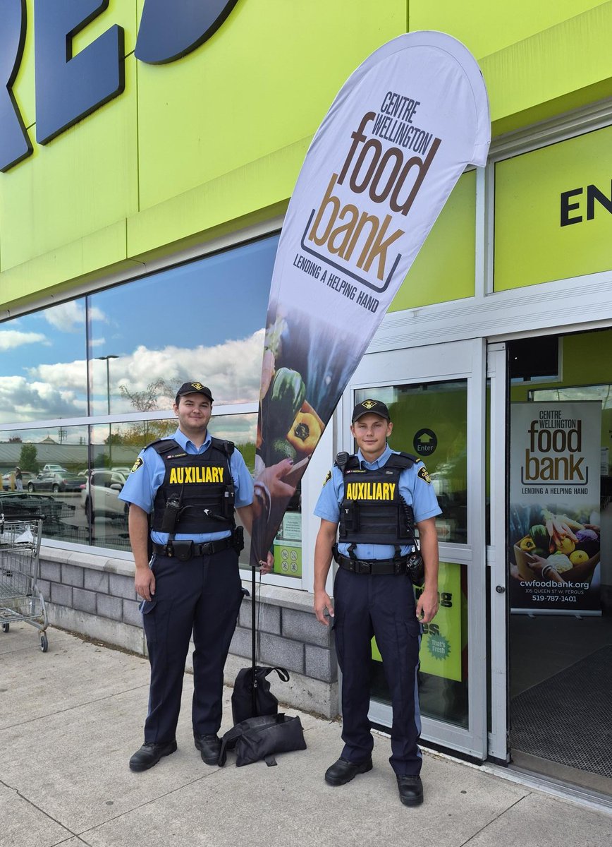 OPP_WR's tweet photo. The #WellingtonOPP Auxiliary Unit was at FreshCo in Fergus this weekend, collecting donations in support of #OperationFullPlate. Donations went to the Centre Wellington Food Bank.
A huge thank you to everyone who stopped by and generously donated to this great cause!
~~~~~
L'unité auxiliaire #WellingtonOPP était présente ce fin de semaine au magasin FreshCo. de Fergus pour recueillir des dons au profit de l'opération « Full Plate ». Les dons ont été remis à la banque alimentaire de Centre Wellington.
Un immense merci à tous ceux qui se sont arrêtés et qui ont généreusement contribué à cette noble cause!
@CentrWellington
@wellingtncounty ^cm