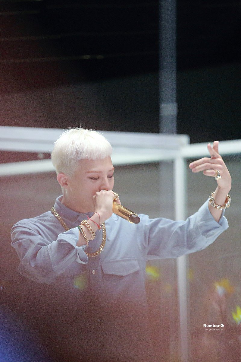 Number_GGG's tweet photo. n년전 오늘 😉🩵 

131005 니가 뭔데(Who You?) MV 촬영장
#GDRAGON #지드래곤 #NumberG https://t.co/mr9xFECssD