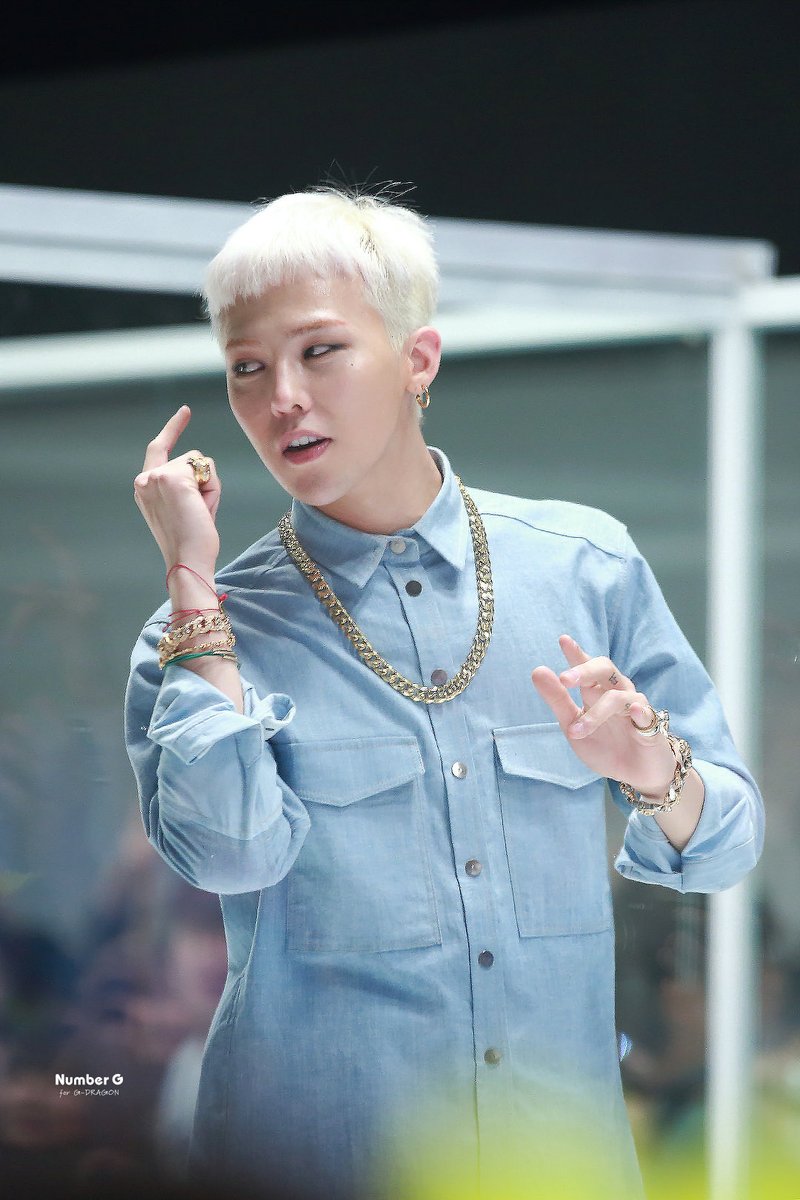 Number_GGG's tweet photo. n년전 오늘 😉🩵 

131005 니가 뭔데(Who You?) MV 촬영장
#GDRAGON #지드래곤 #NumberG https://t.co/mr9xFECssD
