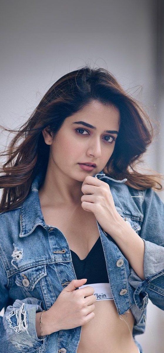 PVBharath14's tweet photo. #AshikaRanganath 💙😘🔥🔥 https://t.co/jZsvh6WipT
