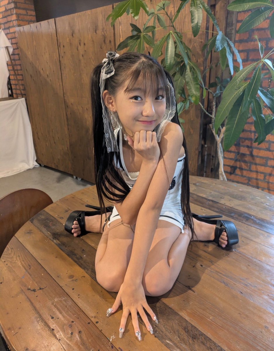 FILESv0's tweet photo. SCHOOL FINISHED💋 https://t.co/8KKFgjTYop