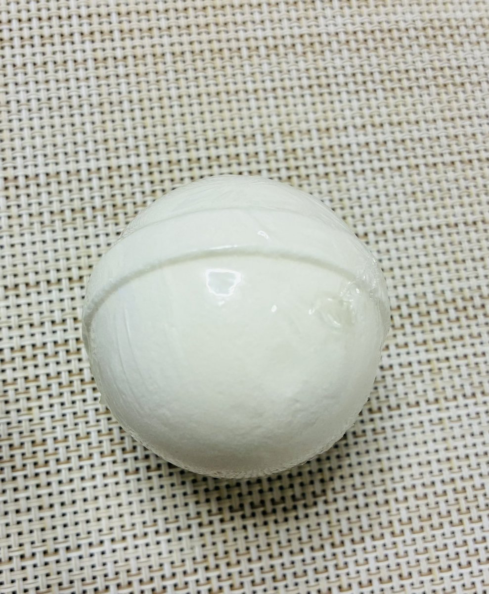 micamahina's tweet photo. 今夜は浴槽の湯温を1度上げました。100円ショップで買ったバスボールからとっても可愛い子が出てきた😍 https://t.co/beXhUWhmfy