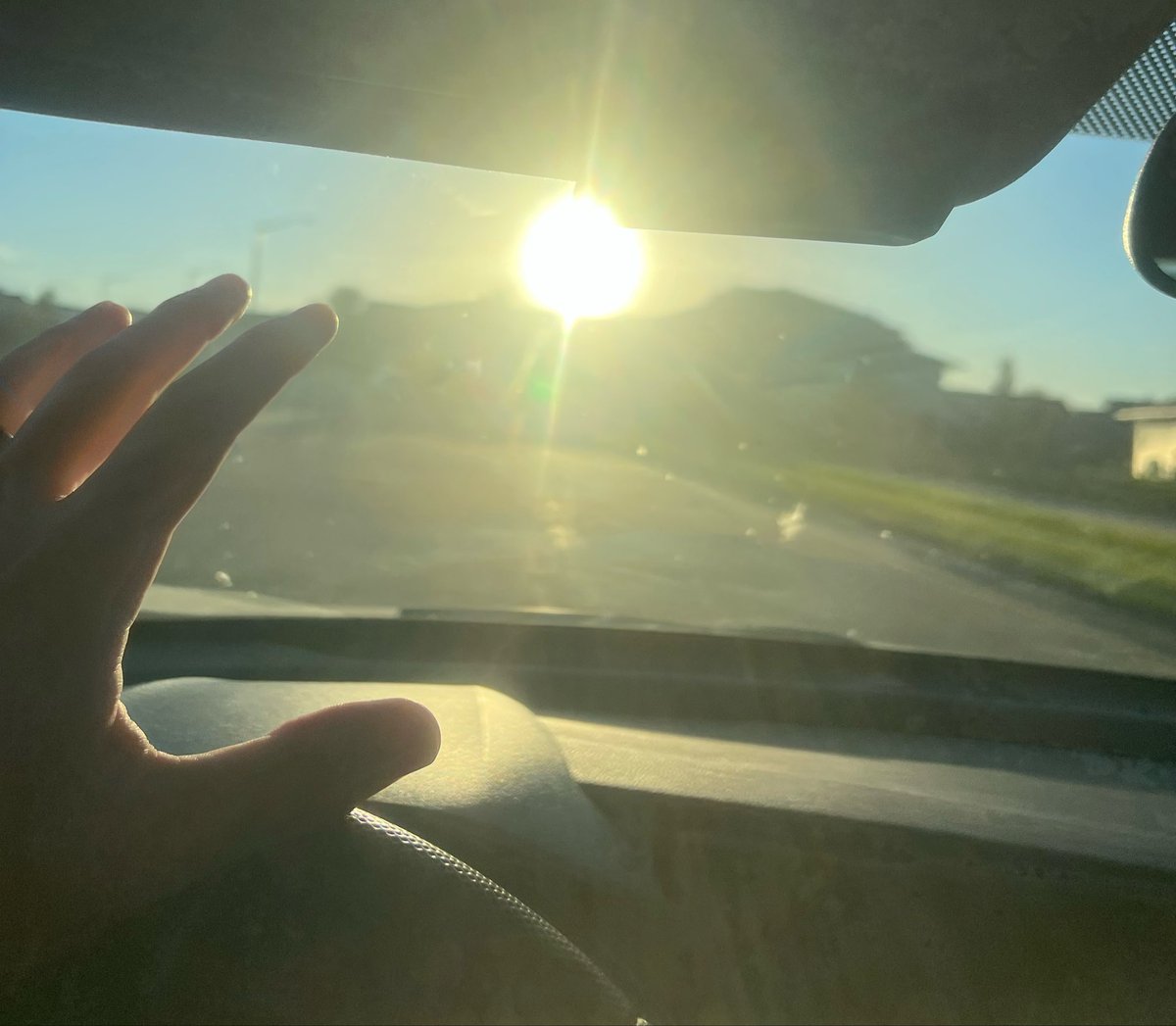midwestern_ope's tweet photo. POV you’re driving East at 7am in October https://t.co/TO9OFGaAbW