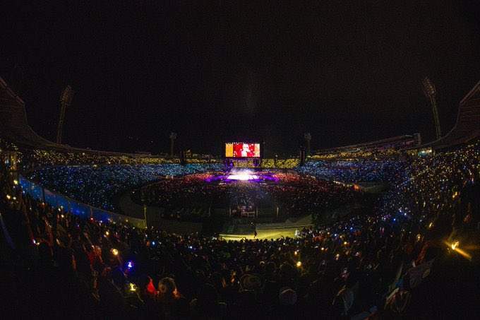 BTSTrendSongs's tweet photo. BTS breaks El Capím record with over 106,000 attendees in two SOLD OUT nights in Bogota 🇨🇴!

Drawing more than 53k people per night, the concerts now places #BTS at the top of El Capím stadium attendance ranking. (via Billboard). https://t.co/oAcRxXMlsB