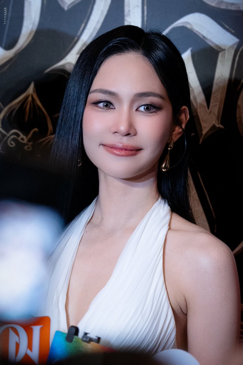 rushhour39's tweet photo. คนสวยขานี่น่า 🤭

KHOM KHLANG SPECIAL EP5
#ข่มขลังตอนที่5
#bintsireethorn https://t.co/UvW4GYxANm