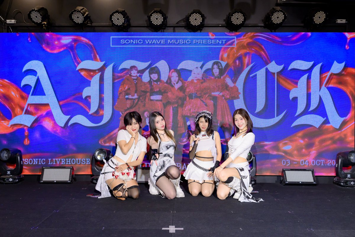 paindora_idol's tweet photo. จบไปแล้วกับงาน AIBECK LIVE IN BANGKOK  พวกเรา PAiNDORA ยินดีมากที่ได้เป็นส่วนหนึ่งของงานในครั้งนี้ ขอบคุณทาง SONiC WAVE MUSiC ที่จุดประกายไฟให้กับเราและผู้ชมทุกคนนะคะ พวกเราได้รับชมโชว์ของ AIBECK ด้วย เมมเบอร์เก่งกันมาก สนุกมากเลยค่ะ🔥

#PAINDORA_IDOL #ペインドラ #PAINDORA #IDOL https://t.co/UWYKe1xel3