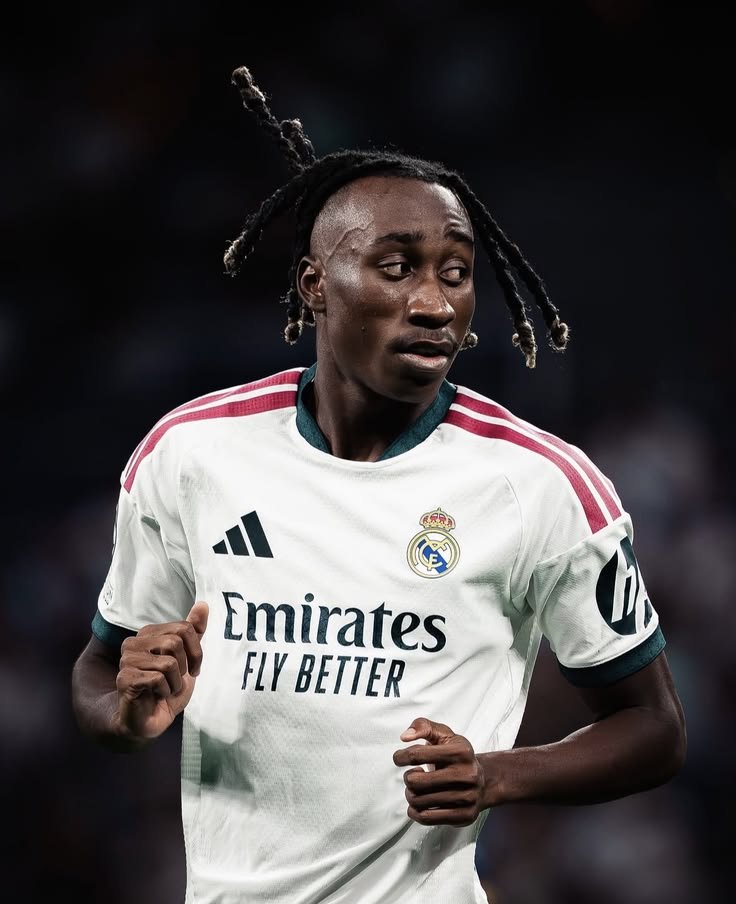 FootballByOuss's tweet photo. 🚨| Rdv à 16H pour une NOUVELLE VIDÉO :"YAN DIOMANDE doit-il mettre VINI sur le banc ?" 🇨🇮

Le Real Madrid a besoin de vitesse; percussions et dribbles, tout ce qu’apportait Vini mais qui ne le fait plus donc faut se tourner vers sa nouvelle pépite : Diomandé ! ✨️

Chaine YT : FootballByOuss 

Un avis noyé dans la mer ! 🫡