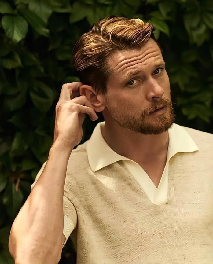FilmUpdates's tweet photo. Jack O'Connell and Odessa A'zion are set to star in comedy ‘THE END OF THE WORLD AS WE KNOW IT’ from Studiocanal.

Centers on a pair of star-crossed loners who meet on an epic pilgrimage to prove the earth is flat.

(https://t.co/ZtiJUHbB93) https://t.co/HAqh3cmvvM