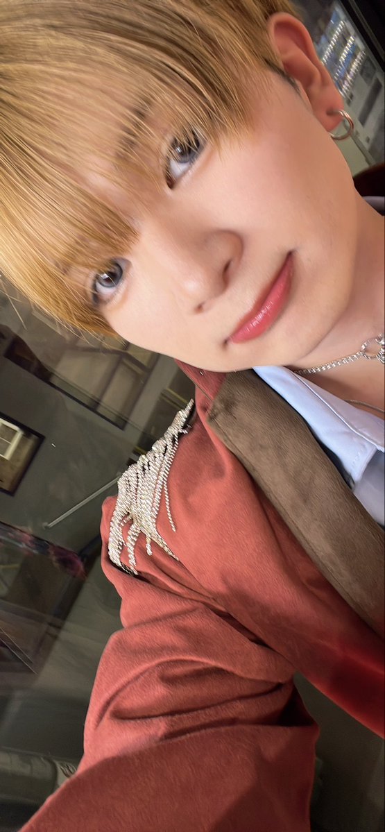 superfantasy_to's tweet photo. こんばんは🌛

皆さんは今日どんな1日をお過ごしになりましたか？💭

僕はこの3日間の余韻に浸っていました。
そのくらい凄く楽しかったですが、まだまだこれからも上を目指して頑張ります💪

1日お疲れ様でした！ https://t.co/awHZot2VBf