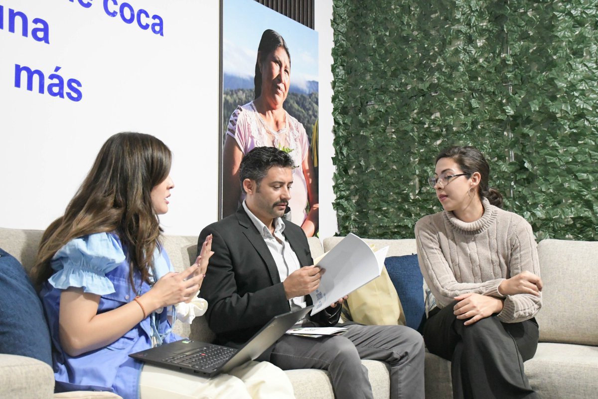 UNODCBolivia's tweet photo. De Los Yungas a la #Expocruz2026

En la #Expocruz2026, productores de Los Yungas compartieron la historia detrás de su café y el impacto del proyecto de desarrollo alternativo impulsado por la UNODC, con financiamiento de KOICA. https://t.co/KHrBIQddDL
