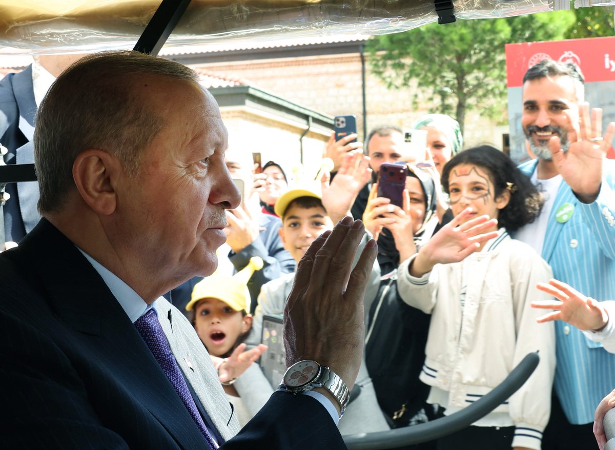 trpresidency's tweet photo. President @RTErdogan visited AileFest, held at the Rami Library in Istanbul as part of the ‘Family and Population Decade’ initiative. https://t.co/tBkABhbQOG