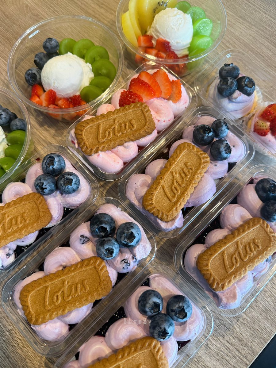 bakemindday's tweet photo. กรีกโยเกิร์ต เริ่มต้��� 89 บาท 
ลูกค้าคนเดียวสั่งโหดเหมือนโกรธแม่ค้า 😅 
แต่รับสมัครลูกค้าอีกจำนวนมากนะคะ เดมๆ ก๊อกๆ มาได้เลยค้า รอบถัดไป เย็นวันพฤหัสที่ 8 Oct ค่ะ 

#Bakemindday #กรีกโยเกิร์ต #Greekyogurt https://t.co/XxgM9ENede