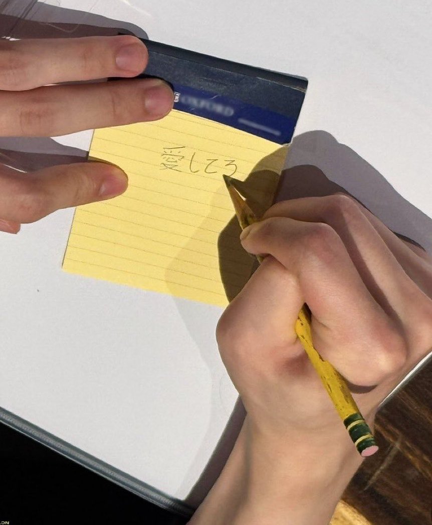 luminajaem's tweet photo. the way jaemin grips that pencil like he’s a tiny 5yo baby learning to write 😭😭😭 HE IS SO CUTE https://t.co/ri9NQKbbRQ