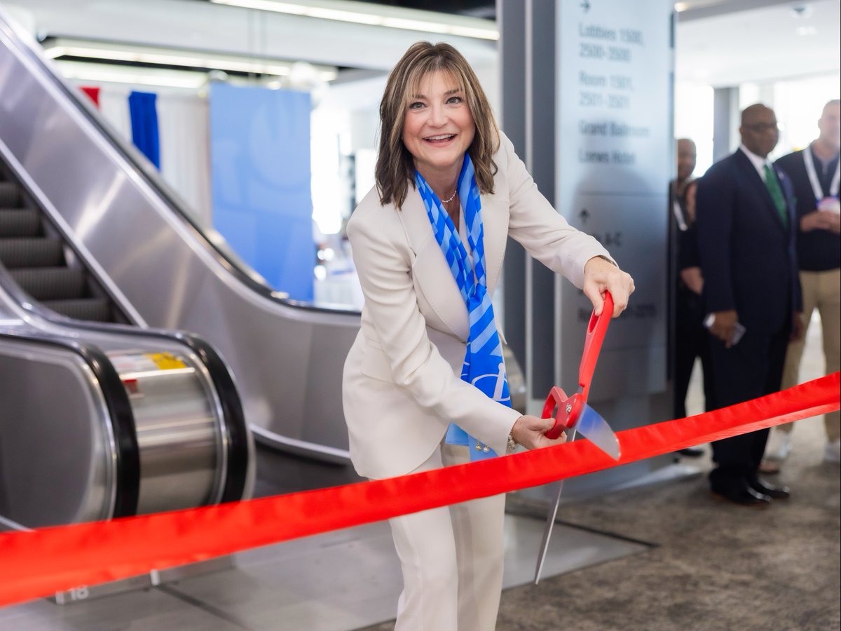 Commpharmacy's tweet photo. 🔥 Day two of #NCPA2026 did not disappoint! NCPA President Kristen Riddle opened the Expo Hall K.C. style, after giving her final remarks at the general session. 

We also heard insights on the upcoming midterm elections and celebrated the University of Washington team who won the Good Neighbor Pharmacy NCPA Pruitt-Schutte Student Business Plan Competition. 🎉

🔎 Register for our House of Delegates happening tomorrow morning and make the most of today’s lineup: https://t.co/TqxfGdH0KV