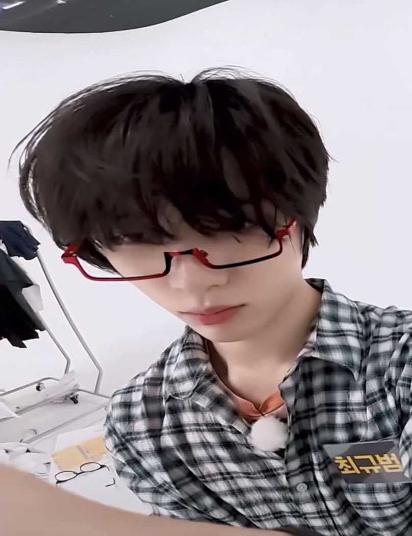 gazwbo's tweet photo. he’s just a pouty nerdy cutie pie https://t.co/QpDAQUO0QD