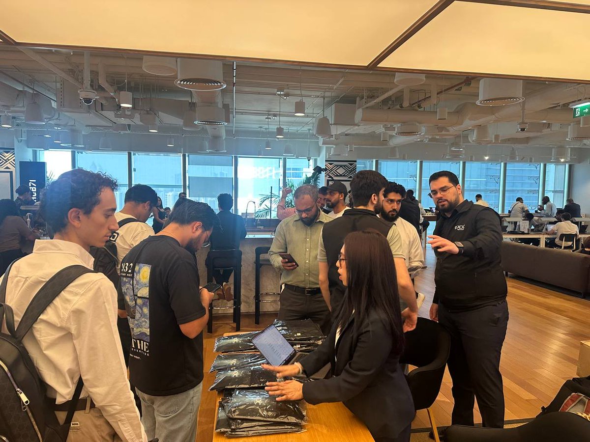 zeroxbeny's tweet photo. 𝗔𝗜 𝗮𝗴𝗲𝗻𝘁𝘀 𝘀𝗽𝗲𝗻𝘁 𝟯𝟬𝟬+ $𝗨𝗦𝗗𝗖 𝗶𝗻 𝗼𝗻𝗲 𝗱𝗮𝘆, on @xdcaitech 🔥

Day 1 of AI, Unsupervised:
• 𝟭𝟬𝟬+ new users, all real people
• 𝟮𝟬𝟬+ paid calls
• 𝟯𝟬𝟬 𝗨𝗦𝗗𝗖 in micropayments

What happened 👇
• 3 USDC credit instantly on registration

• Agents bought coffee at the bar & XDC t-shirts

• Builders shipped services and paid for each other's

• New friends, maybe future teammates

Kudos to @JeremyStir and partners 🙌

Especial thanks to team @satz_tr @REDausen Louis

#XDCSI #XDC #XDCNetwork #AgenticFinance 

@XDCNetwork @XDCInnovLabs