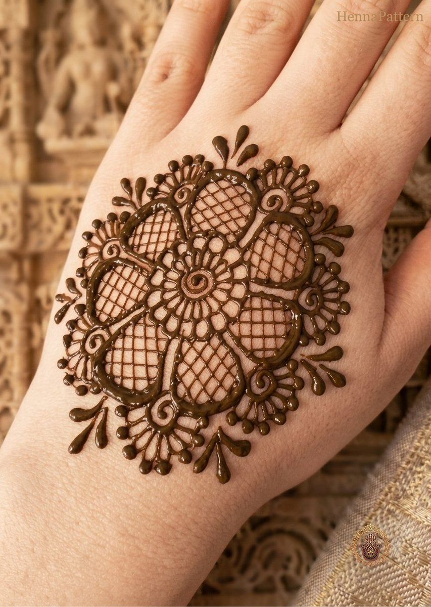 HennaPattern's tweet photo. Classic Gol Tiki Heritage

Which design stands out for you? 😍

Discover fresh henna ideas anytime ✨

#culturalmehndi https://t.co/yj2F9E015D
