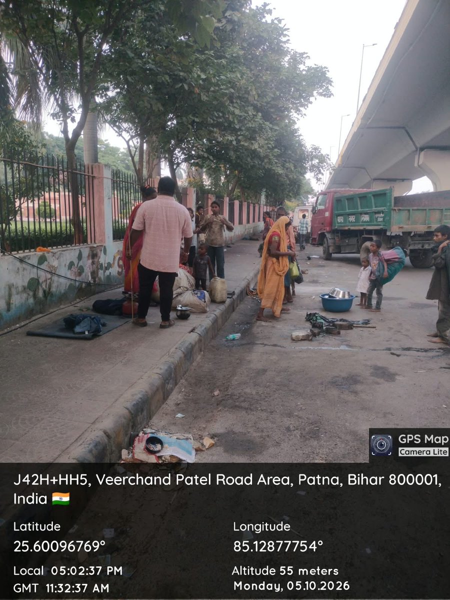 BiharCMQRT's tweet photo. @Harshku73129992 @samrat4bjp @cityofpatna नमस्कार, आपकी शिकायत पर त्वरित संज्ञान लेते हुए पटना नगर आयुक्त द्वारा आवश्यक कार्रवाई कर अतिक्रमणकारियों से सड़क को अतिक्रमणमुक्त करा दिया गया है। https://t.co/Q1t5orYB1y
