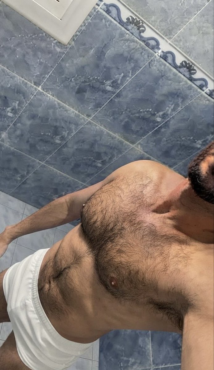 benjamin_bht00's tweet photo. I love myself with body hair
what about you?
#hairy https://t.co/6xxQ8pifb0