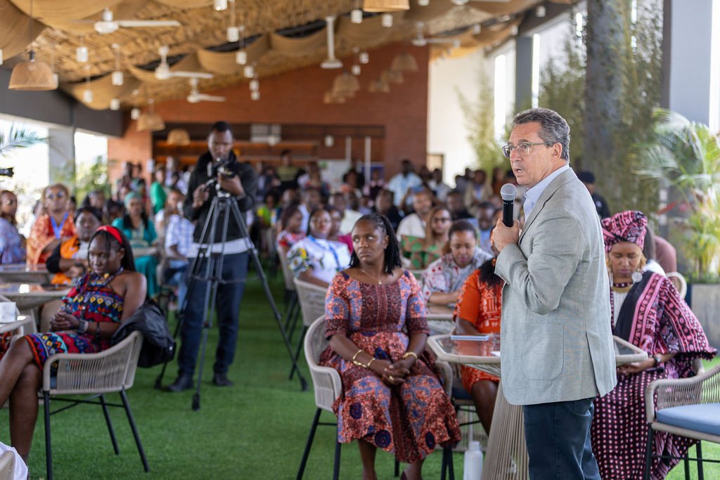NTTDATAMEA's tweet photo. A colourful start to #CustomerExperienceWeek!

Today our EA teams celebrated the people behind every great customer experience, coming together in cultural attire to mark the launch of CX Week.

Extraordinary experiences start with people. 

#CXWeek #NTTDATA #NTTDATAWay https://t.co/R3iLHSEWLB