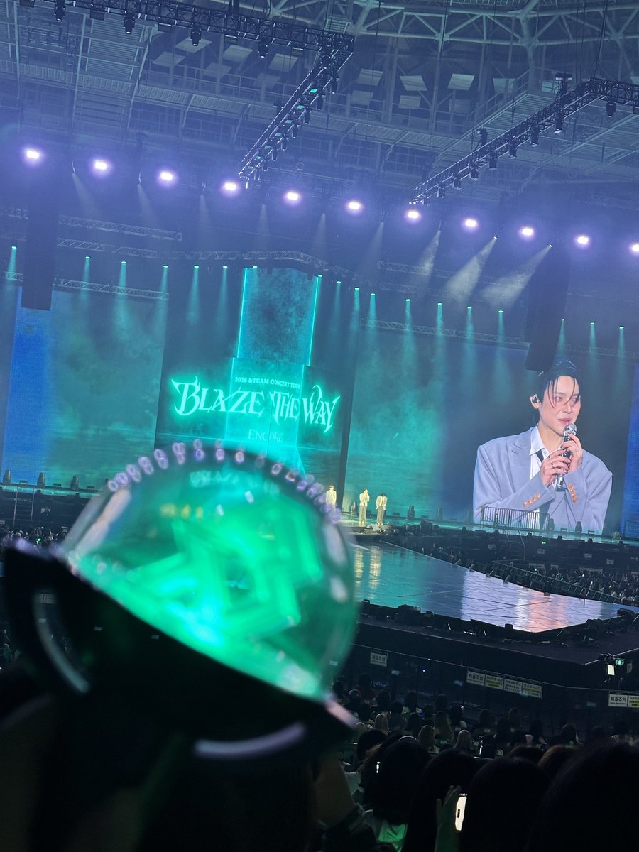ybyday's tweet photo. 첫콘막콘 체조 양일 다 재밌었다 블더웨 빠빠👋 https://t.co/rxo51ZMOJm