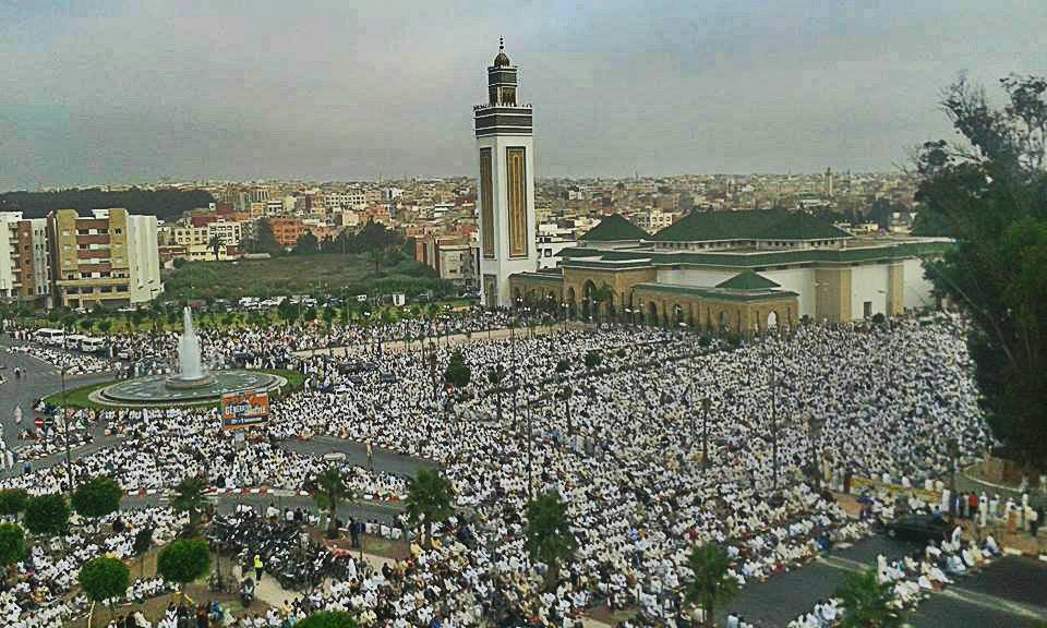 Imountasir's tweet photo. كل يوم صورة للمغاربة مخلاوش الطريق للومبيلونص https://t.co/XszLSf9X0x