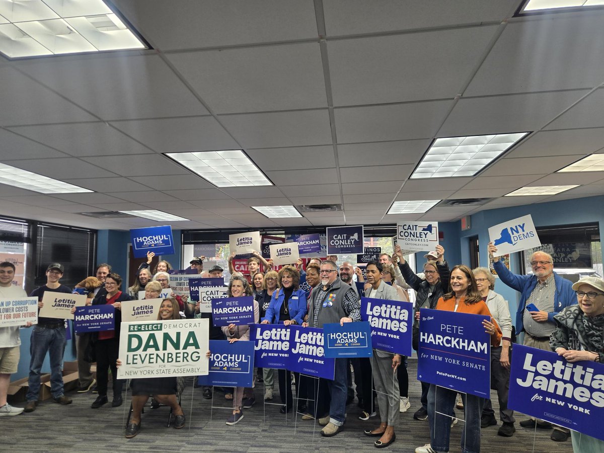 CaitforNewYork's tweet photo. #TeamCait had another jam-packed weekend knocking more than 18,500 doors across the district and talking to voters about our plans to rein in Washington corruption and bring down costs here in the Hudson Valley.

29 days. Let’s bring it home. https://t.co/gDiQk3VEtI